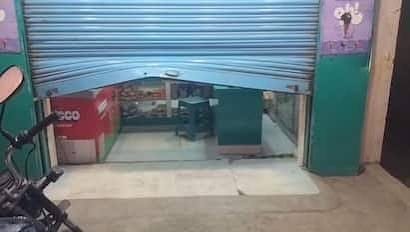 सासवडमध्ये तीन मेडिकल दुकानांना चोरट्यांचा डल्ला; ९६ हजारांचा ऐवज लंपास